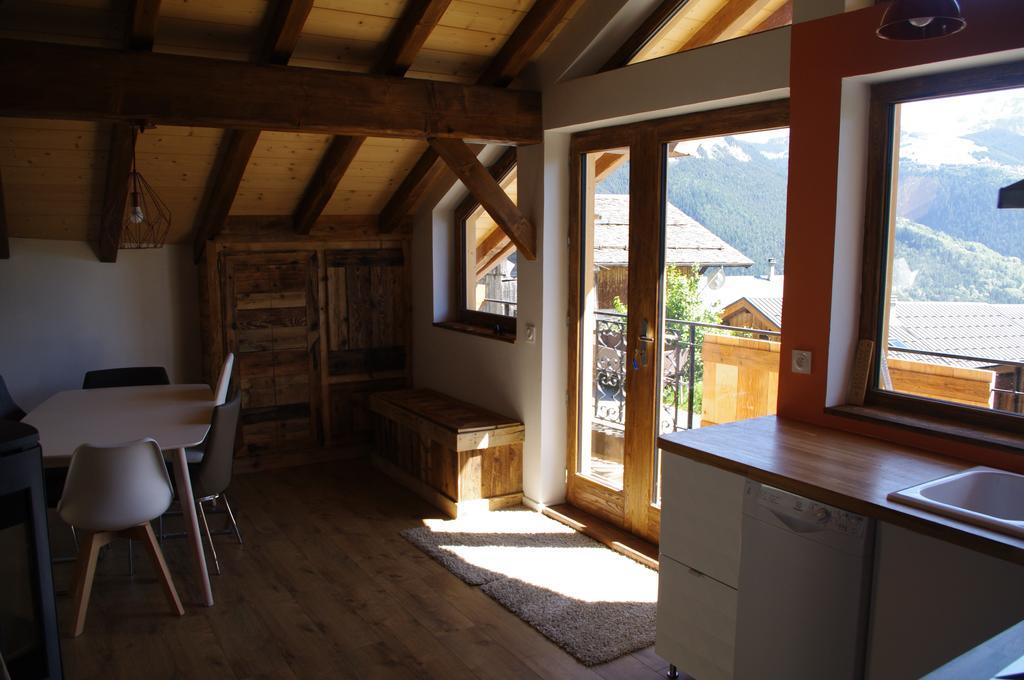 Petit Chalet Vieux Bois Bozel Luaran gambar
